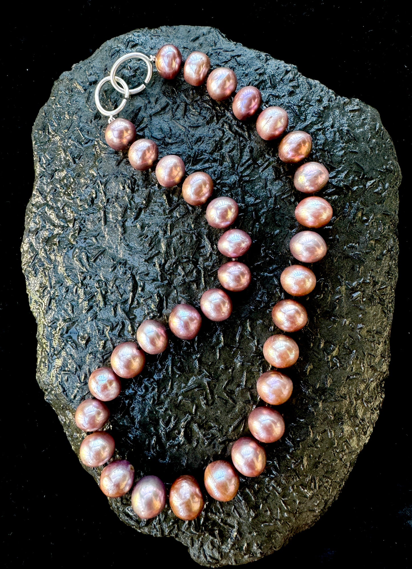 Cultured freshwater pearls in pink & black