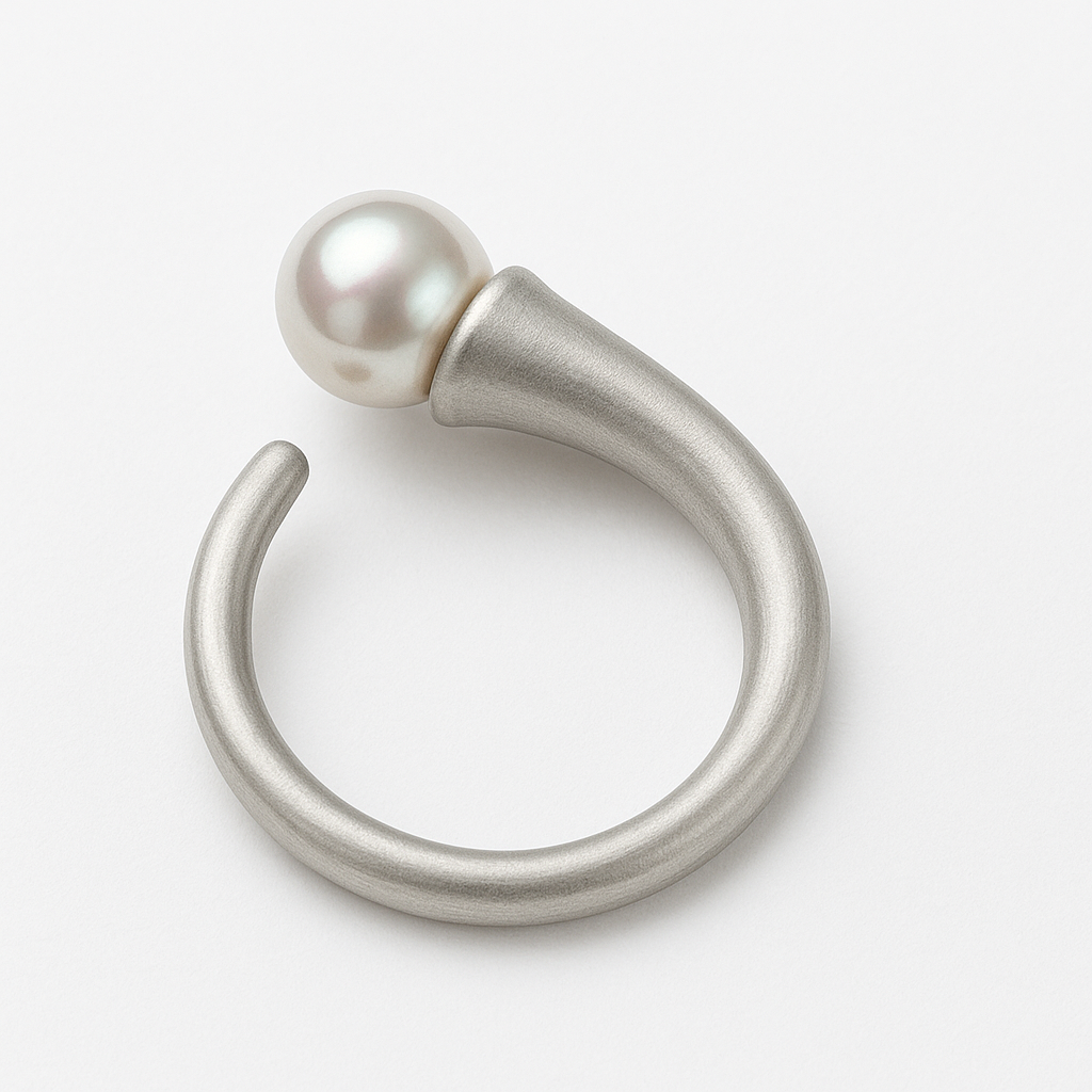 Chasing Ring in Sterling Silver