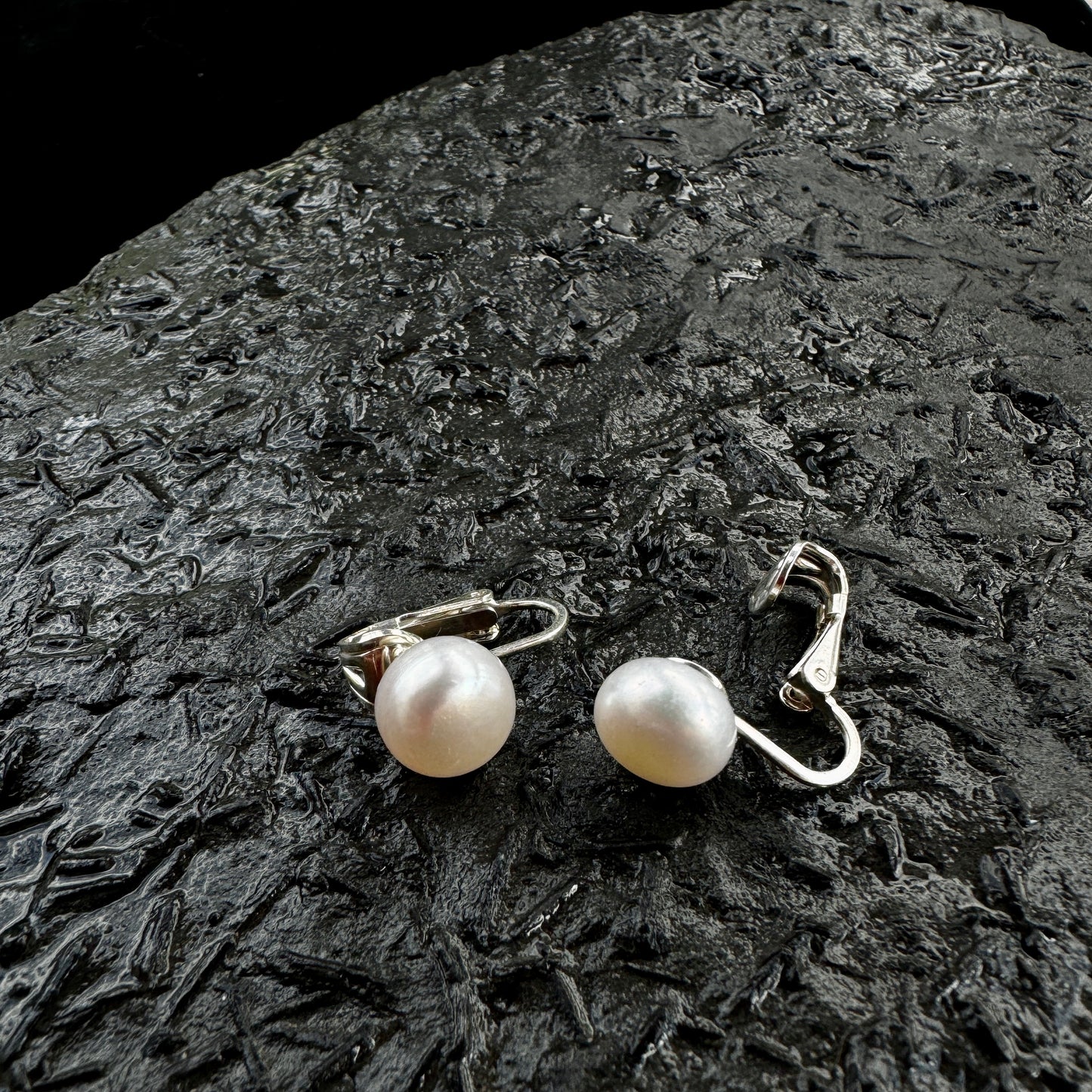 "Button" Freshwater Pearl Clip-on Earring