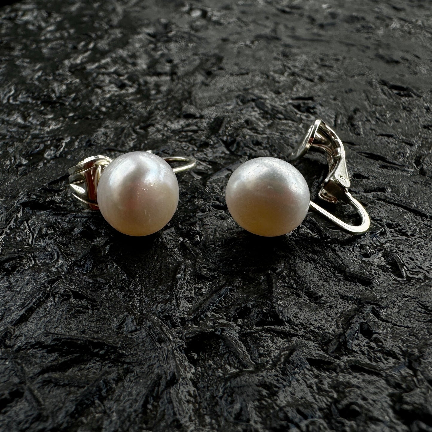 "Button" Freshwater Pearl Clip-on Earring