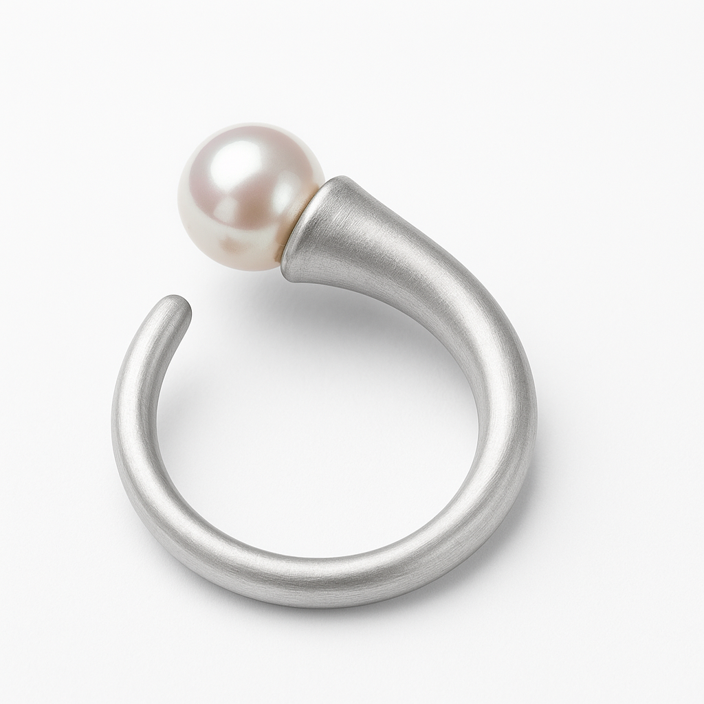 Chasing Ring in 14K White Gold